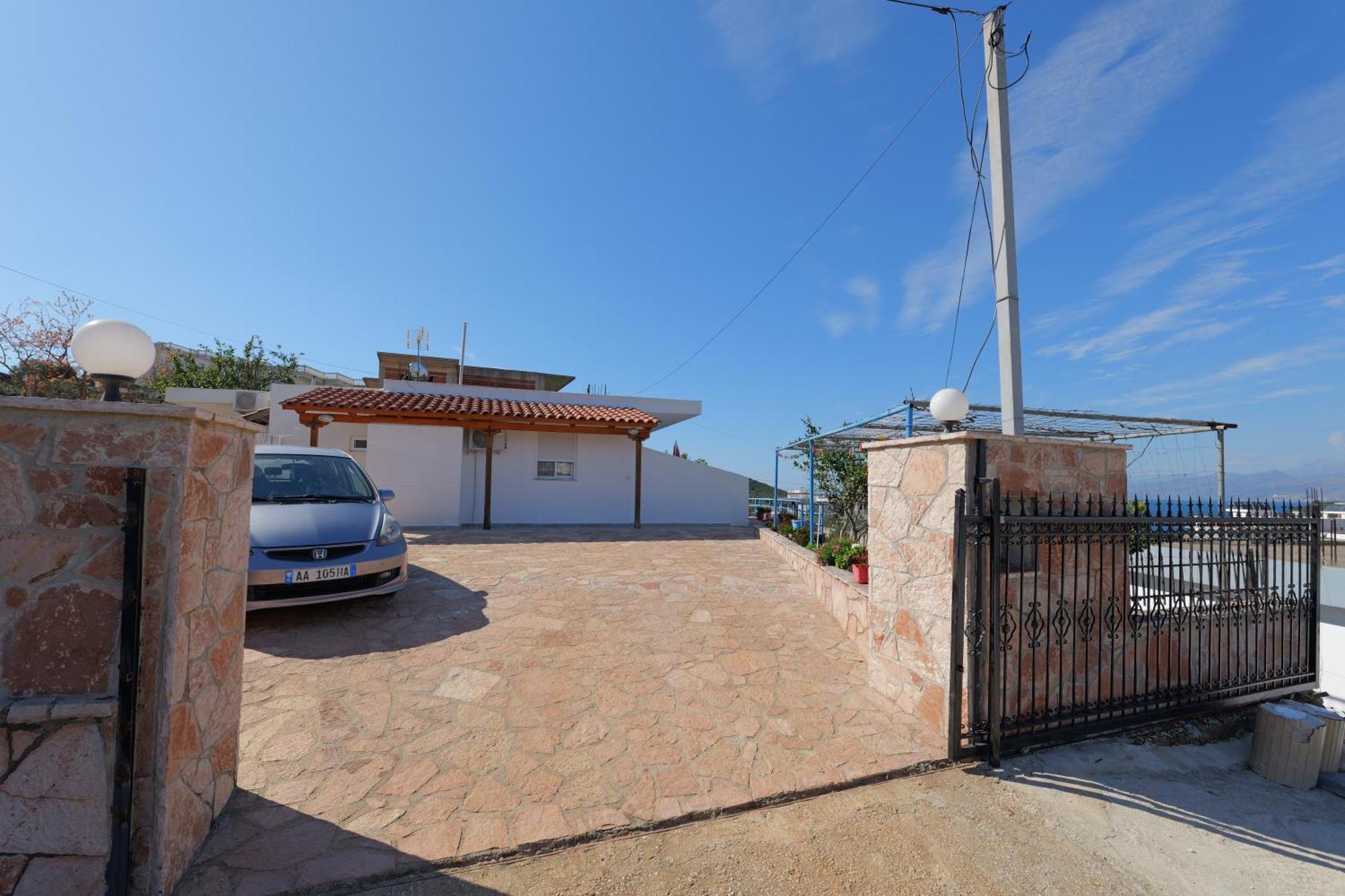 Guesthouse Blue Sky Ksamil Dış mekan fotoğraf